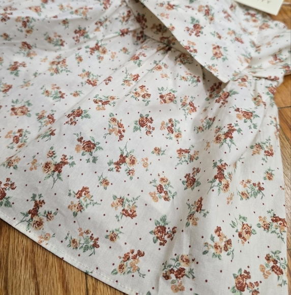 Chic Floral Camisole with Bow Detail - Picture 3 of 9